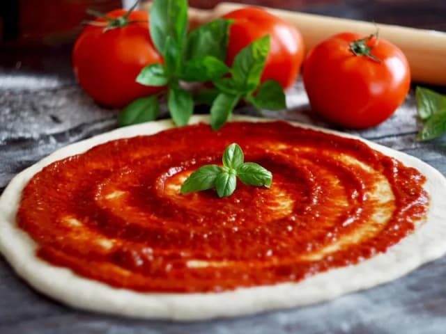Najlepszy sos pomidorowy do pizzy - uniknij najczęstszych błędów Najlepszy sos pomidorowy do pizzy - uniknij najczęstszych błędów