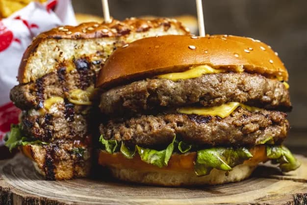 Co możemy znaleźć w burgerze? Odkryj składniki, które zachwycają smakiem Co możemy znaleźć w burgerze? Odkryj składniki, które zachwycają smakiem
