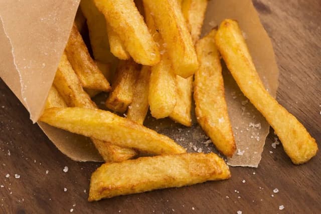 Jak zamrozić ziemniaki na frytki, aby zawsze były chrupiące? Jak zamrozić ziemniaki na frytki, aby zawsze były chrupiące?