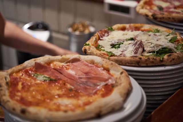 Kiedy jest dzień pizzy? Poznaj datę i ciekawostki o święcie pizzy Kiedy jest dzień pizzy? Poznaj datę i ciekawostki o święcie pizzy